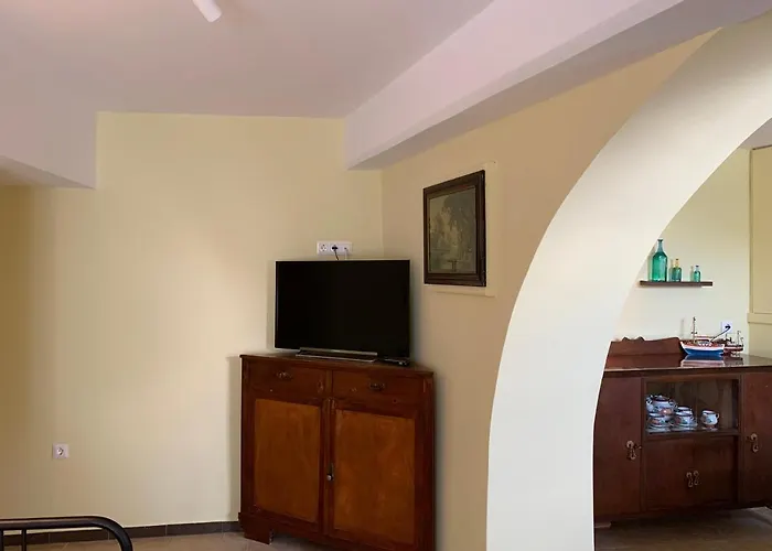 Captain's House Plaka Milos